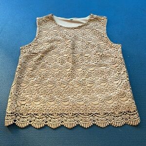 💜5 for $25 Uniqlo Elegant Lace Sleeveless Top